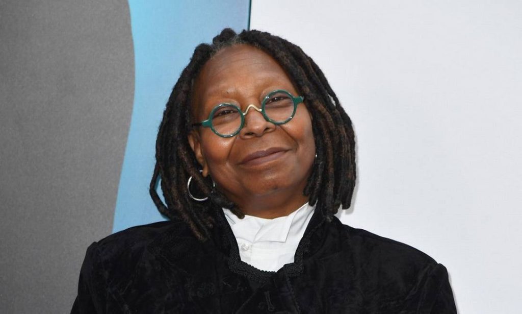 Atriz Whoopi Goldberg é suspensa de programa por comentários sobre o Holocausto