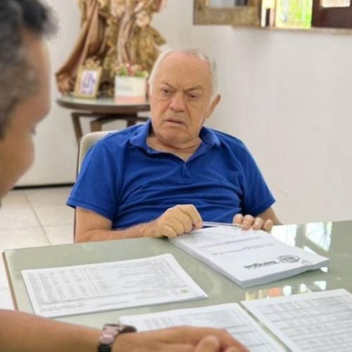 Justiça afasta prefeito de cidade cearense que estava há um mês em hospital sem pedir licença médica