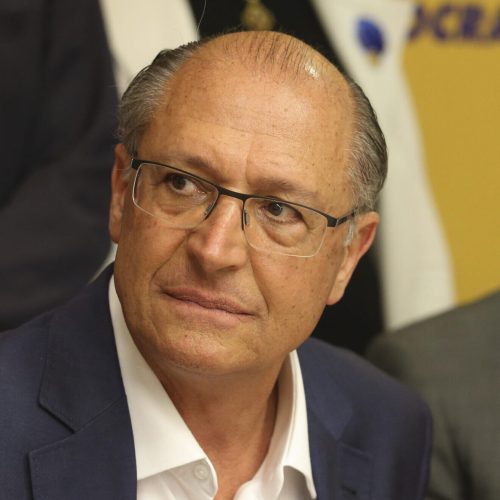 Geraldo Alckmin busca apoio de Arthur Lira para acelerar análise de projeto de reforma no ensino médio