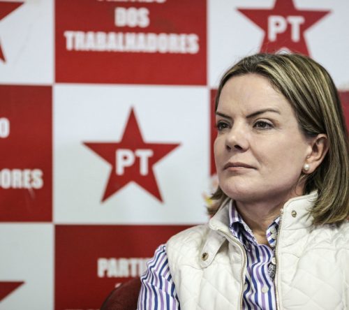 Disputa pelo Senado se intensifica: Gleisi Hoffmann se prepara para entrar na corrida se Sergio Moro perder mandato