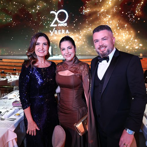 Fátima Bernardes marca presença em luxuosa festa de 20 anos da Ybera no Rio de Janeiro
