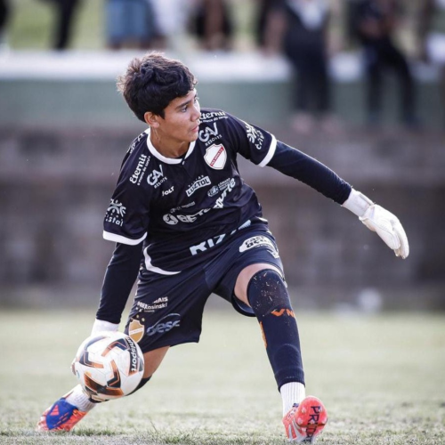 Davi Medeiros, goleiro de Roraima, brilha nos gramados de Goiás
