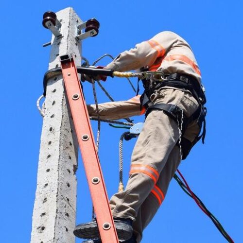 Manutenção elétrica em 9 municípios pode causar falta de luz nesta semana