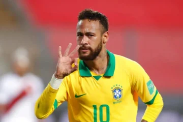 Neymar assume a icônica camisa 10 enquanto Ancelotti confirma sua participação na Copa do Mundo.