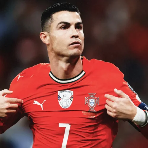 Cristiano Ronaldo domina lista dos esportistas mais ricos do planeta em 2026, acumulando US$ 300 milhões