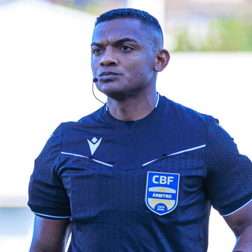 Daniel Alejandro Hidalgo Blanco, árbitro da FRF, comanda partida crucial na Série D