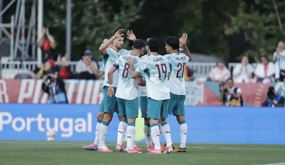 Portugal conquista vitória sobre o Chile em amistoso, marcando 2 a 1