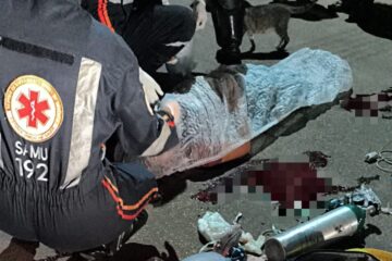 Adolescente perde a vida ao ser projetada de moto em colisão; motorista escapa sem ajudar