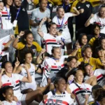 São Paulo faz história ao empatar com o Corinthians e garantir seu primeiro título do Campeonato Brasileiro
