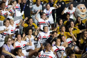 São Paulo faz história ao empatar com o Corinthians e garantir seu primeiro título do Campeonato Brasileiro